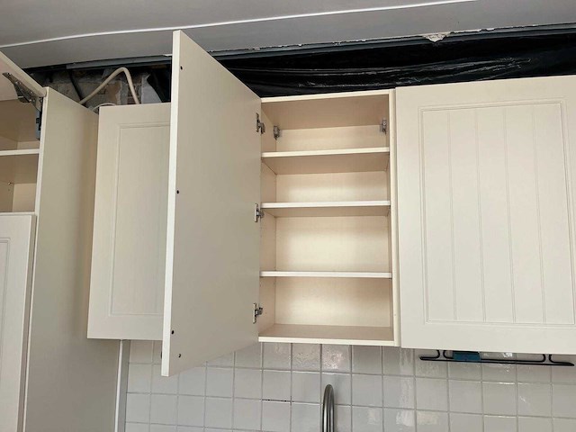 Keuken met apparatuur - afbeelding 30 van  33