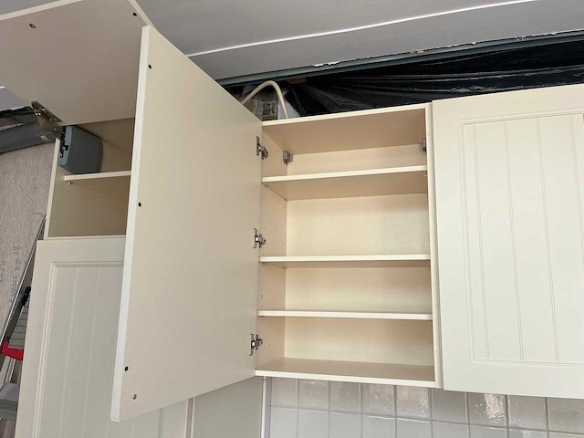 Keuken met apparatuur - afbeelding 32 van  33