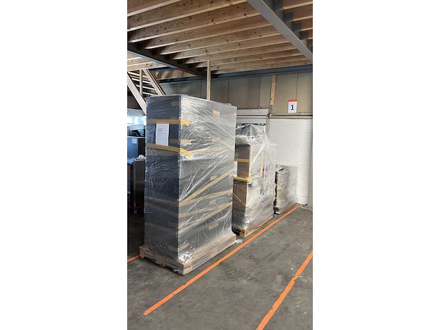 Keuken met apparatuur - afbeelding 16 van  23