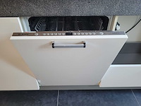 Keuken met apparatuur