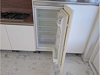 Keuken met apparatuur - afbeelding 4 van  18