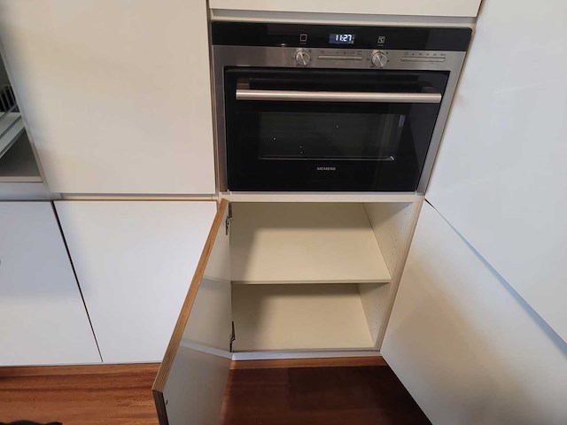 Keuken met apparatuur - afbeelding 6 van  27