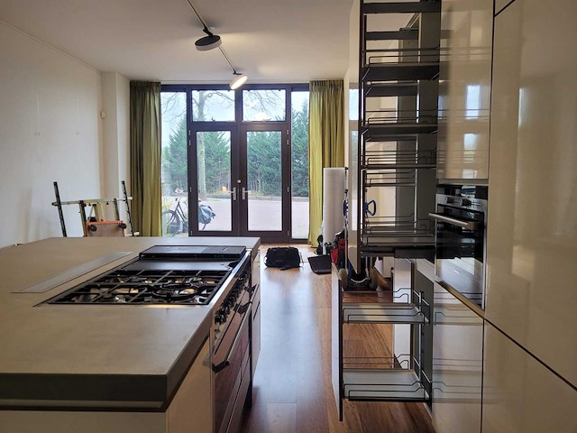 Keuken met apparatuur - afbeelding 8 van  27