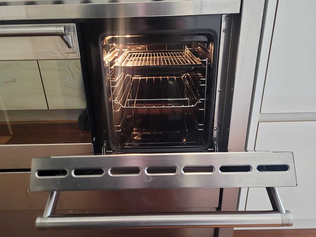 Keuken met apparatuur - afbeelding 14 van  27