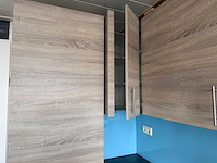 Keuken met apparatuur - afbeelding 15 van  19