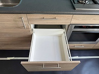 Keuken met apparatuur - afbeelding 14 van  19