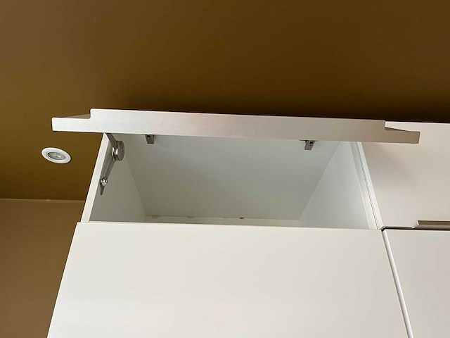 Keuken met apparatuur - afbeelding 26 van  29