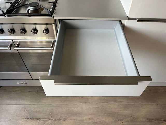 Keuken met apparatuur - afbeelding 10 van  29