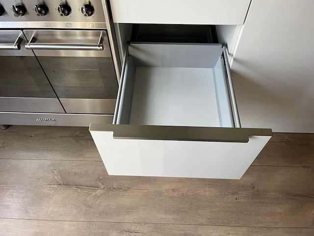 Keuken met apparatuur - afbeelding 12 van  29