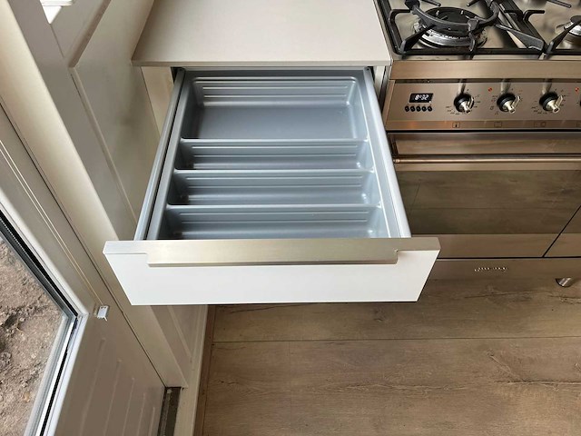 Keuken met apparatuur - afbeelding 4 van  29