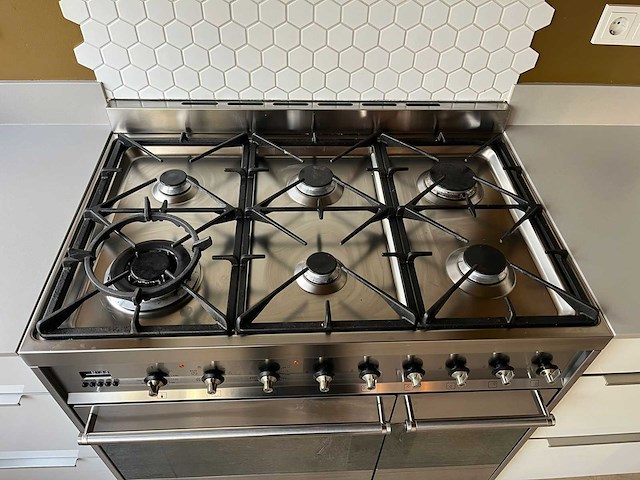 Keuken met apparatuur - afbeelding 27 van  29