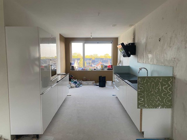 Keuken met apparatuur - afbeelding 1 van  18