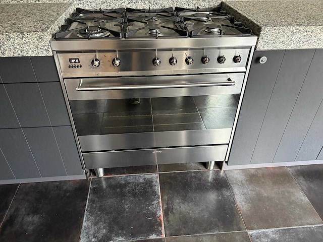 Keuken met apparatuur - afbeelding 8 van  19