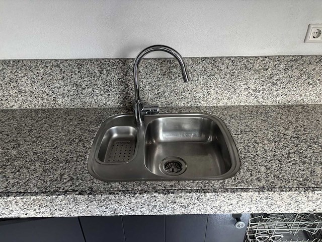 Keuken met apparatuur - afbeelding 9 van  19