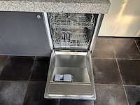 Keuken met apparatuur - afbeelding 10 van  19