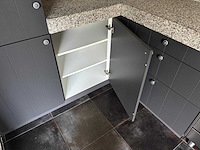 Keuken met apparatuur - afbeelding 15 van  19