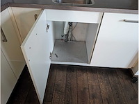 Keuken met apparatuur - afbeelding 18 van  27
