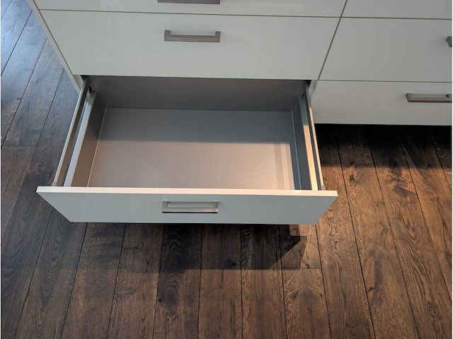 Keuken met apparatuur - afbeelding 24 van  27