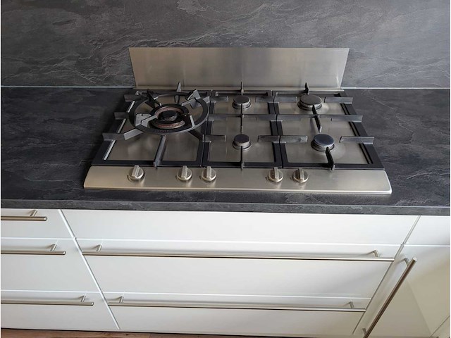Keuken met apparatuur - afbeelding 7 van  33