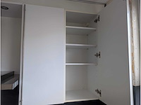Keuken met apparatuur - afbeelding 16 van  33