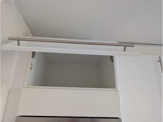 Keuken met apparatuur - afbeelding 12 van  33