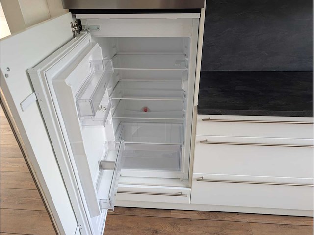 Keuken met apparatuur - afbeelding 32 van  33