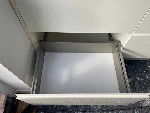 Keuken met apparatuur - afbeelding 27 van  31