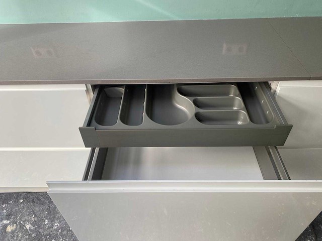 Keuken met apparatuur - afbeelding 30 van  31