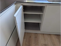 Keuken met apparatuur - afbeelding 14 van  34