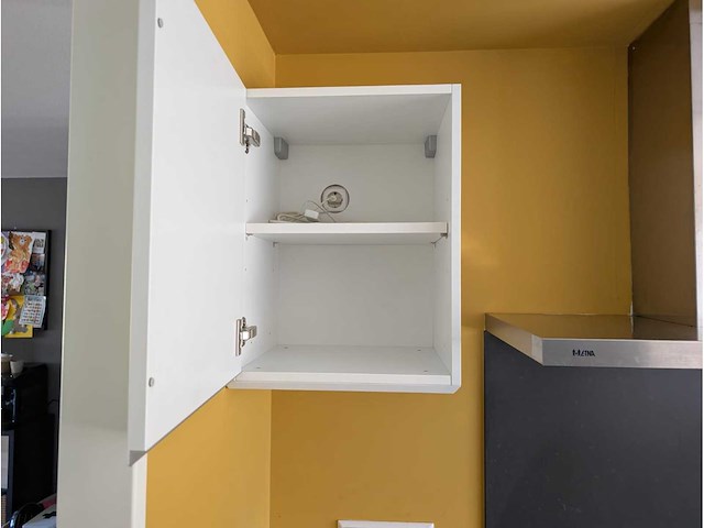 Keuken met apparatuur - afbeelding 12 van  34