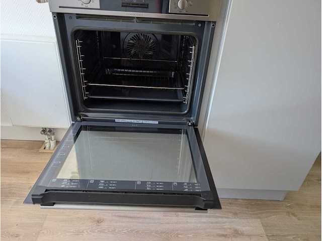 Keuken met apparatuur - afbeelding 23 van  34