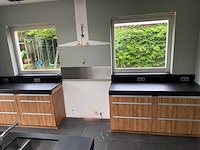 Keuken met apparatuur - afbeelding 25 van  32