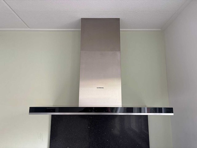 Keuken met apparatuur - afbeelding 7 van  18