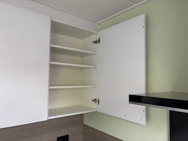 Keuken met apparatuur - afbeelding 11 van  18