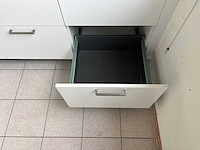 Keuken met apparatuur - afbeelding 13 van  18