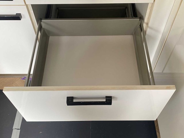 Keuken met apparatuur - afbeelding 11 van  26