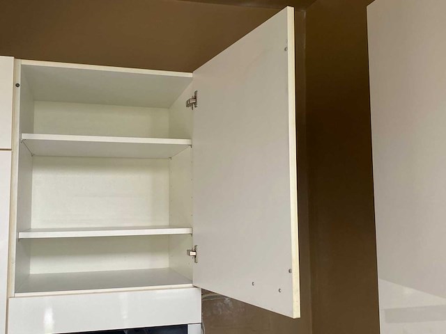Keuken met apparatuur - afbeelding 12 van  26