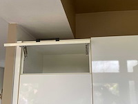 Keuken met apparatuur - afbeelding 13 van  26