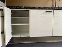 Keuken met apparatuur - afbeelding 15 van  26