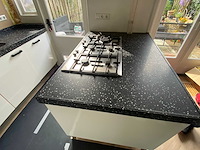 Keuken met apparatuur - afbeelding 19 van  26