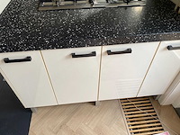 Keuken met apparatuur - afbeelding 26 van  26