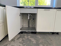 Keuken met apparatuur - afbeelding 13 van  23