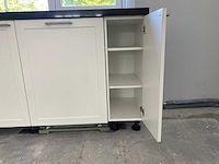 Keuken met apparatuur - afbeelding 15 van  23