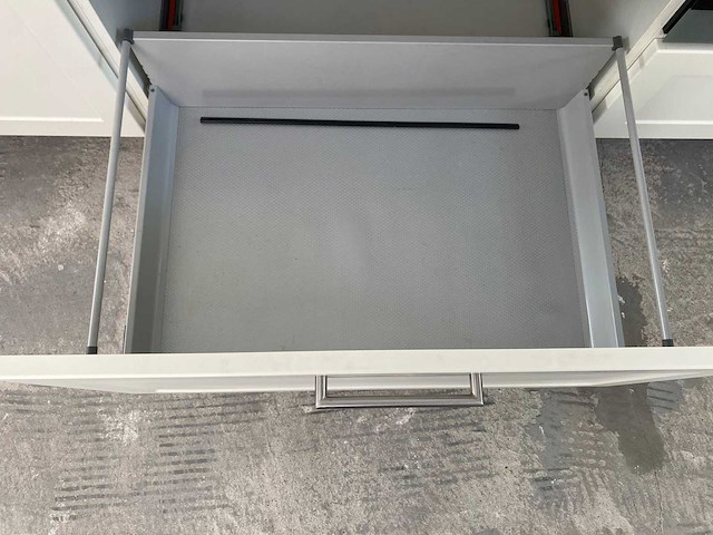 Keuken met apparatuur - afbeelding 20 van  23