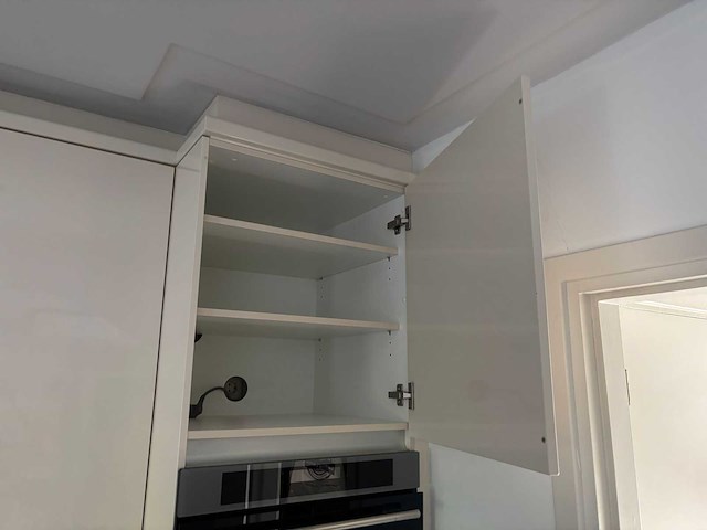 Keuken met apparatuur - afbeelding 8 van  17