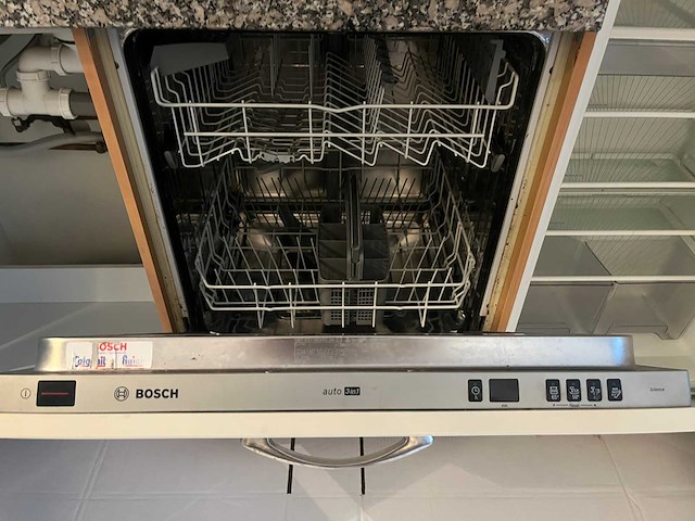 Keuken met apparatuur - afbeelding 3 van  18