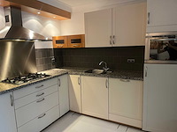 Keuken met apparatuur - afbeelding 14 van  18
