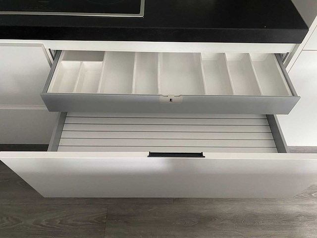 Keuken met apparatuur - afbeelding 5 van  24
