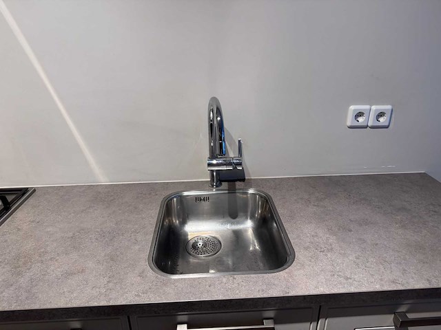 Keuken met apparatuur - afbeelding 6 van  18
