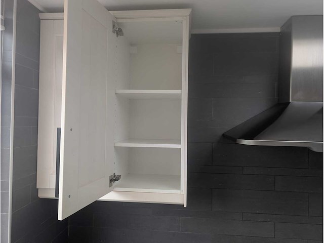 Keuken met apparatuur - afbeelding 10 van  27